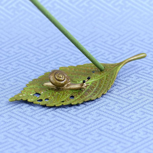 お香立て  葉皿にかたつむりA