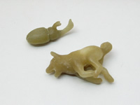 製品によってはパーツを別の蝋型として作成し、鋳造後に組み合わせます。